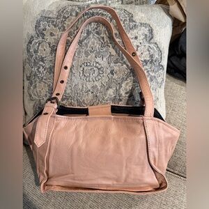 Wanderers Travel Co Valentina Piccola – Blush Leather Tote EUC